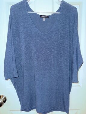 Laila Jayde Heathered Blue Scoop Neck Top
